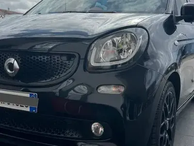 Usata Smart ForFour 71 CV (52 kW) 2018 Nero Utilitaria