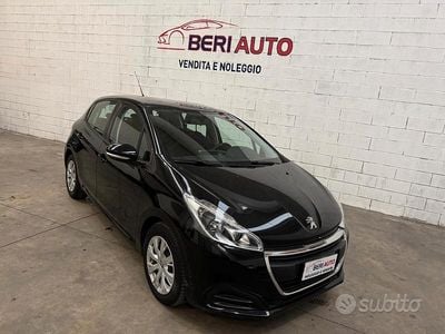 Usata Peugeot 208 Allure 74 CV (54 kW) 2017 Nero Utilitaria