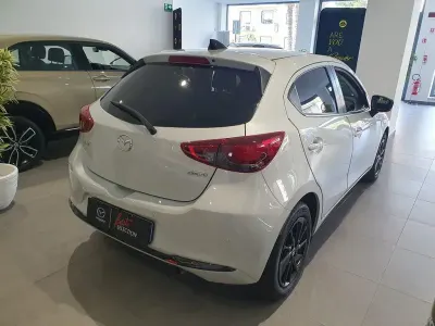 Usata Mazda 2 90 CV (66 kW) 2024 Ceramic Utilitaria