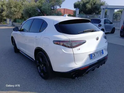 Usata Alfa Romeo Stelvio 209 CV (153 kW) 2023 Nero SUV