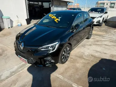 Usata Renault Clio V Intens 101 CV (74 kW) 2020 Nero Berlina