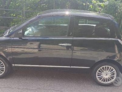 Usata Lancia Ypsilon 75 CV (55 kW) 2011 Nero Utilitaria