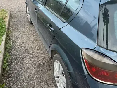 Usata Opel Astra 90 CV (66 kW) 2007 Blu Utilitaria