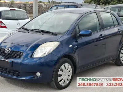 Usata Toyota Yaris 90 CV (66 kW) 2008 Blu Utilitaria