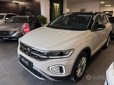 Usata VW T-Roc Style 116 CV (85 kW) 2022 Beige SUV