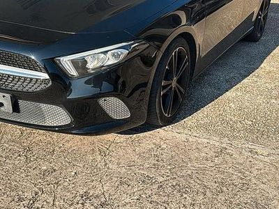 Usata Mercedes A180 136 CV (100 kW) 2019 Nero Berlina