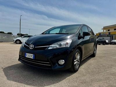 Usata Toyota Verso Active 111 CV (81 kW) 2016 Perlato Monovolume
