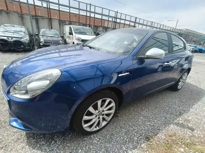 Begagnad Alfa Romeo Giulietta Super 120 HK (88 kW) 2017 Blå Halvkombi