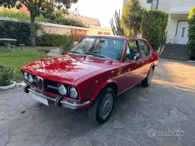 Usata Alfa Romeo Alfetta 122 CV (89 kW) 1970 Rosso Berlina