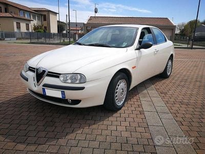 Usata Alfa Romeo 156 144 CV (105 kW) 1999 Bianco Berlina