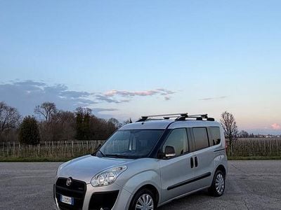 Usata Fiat Doblò 105 CV (77 kW) 2011 Grigio Monovolume