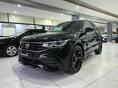 Usata VW Tiguan R-line 150 CV (110 kW) 2023 Nero SUV