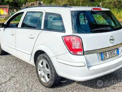Käytetty Opel Astra Enjoy 101 HP (74 kW) 2008 Valkoinen Farmari