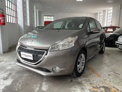 Usata Peugeot 208 82 CV (60 kW) 2012 Beige Utilitaria