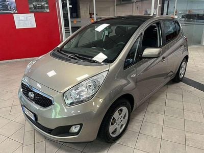 Usata Kia Venga 90 CV (66 kW) 2013 Beige Utilitaria
