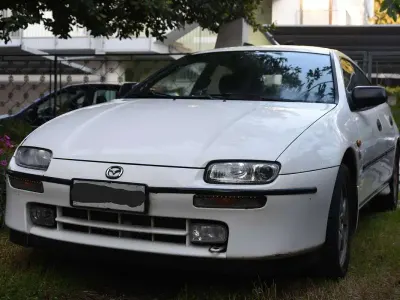 Usata Mazda 323F 144 CV (105 kW) 1997 Bianco Berlina
