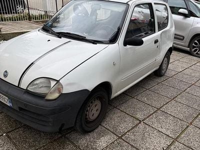 Usata Fiat 600 54 CV (39 kW) 2001 Bianco