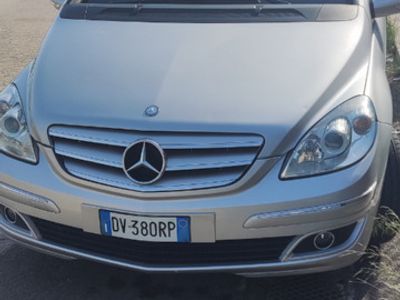 Usata Mercedes B180 109 CV (80 kW) 2008 Grigio Monovolume