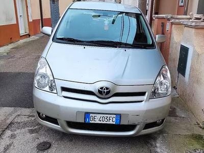 Usata Toyota Corolla 136 CV (100 kW) 2007 Grigio Monovolume