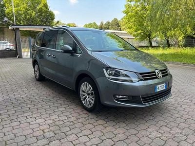 Begagnad VW Sharan 150 HK (110 kW) 2012 Grå Minibuss