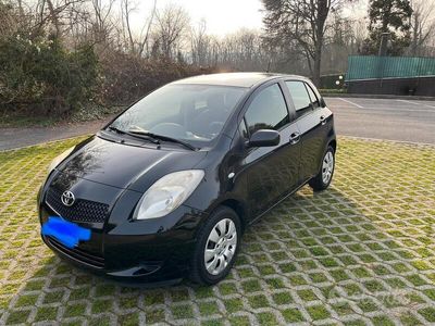 usata Toyota Yaris 5p 1.0