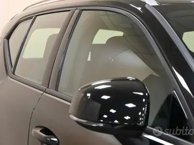 Begagnad Volvo XC40 Core 129 HK (94 kW) 2023 Svart SUV