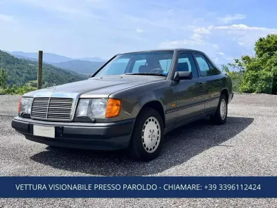 Usata Mercedes E300 188 CV (138 kW) 1987 Grigio Berlina