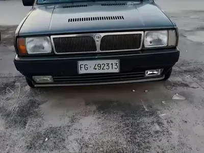 Usata Lancia Delta 80 CV (58 kW) 1991 Grigio Utilitaria