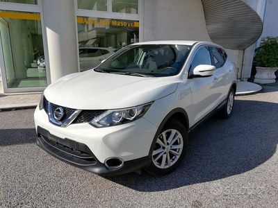 Usata Nissan Qashqai Acenta 116 CV (85 kW) 2017 Bianco pastello SUV