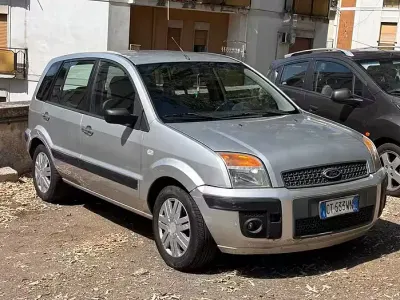 Usata Ford Fusion 68 CV (50 kW) 2005 Grigio Utilitaria