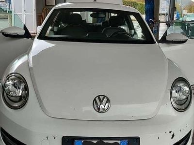 Usata VW Beetle 105 CV (77 kW) 2012 Bianco Utilitaria