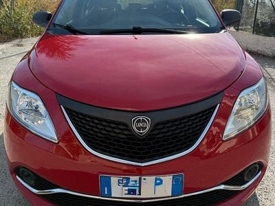 Usata Lancia Ypsilon 69 CV (50 kW) 2019 Utilitaria