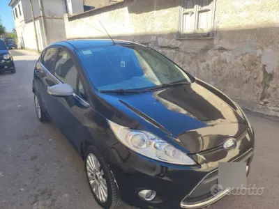Usata Ford Fiesta Titanium 97 CV (71 kW) 2010 Nero Berlina