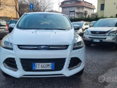 Begagnad Ford Kuga Titanium 163 HK (119 kW) 2013 Vit SUV