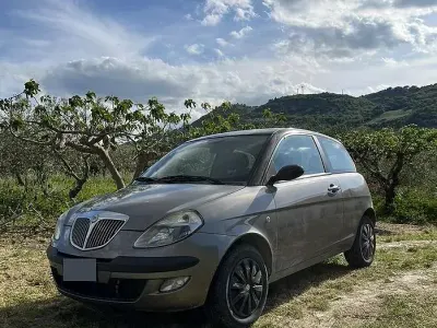 Usata Lancia Ypsilon 69 CV (50 kW) 2005 Utilitaria