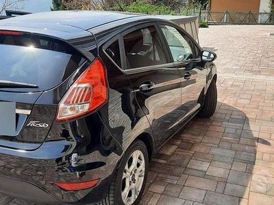 Usata Ford Fiesta 75 CV (55 kW) 2017 Nero Utilitaria