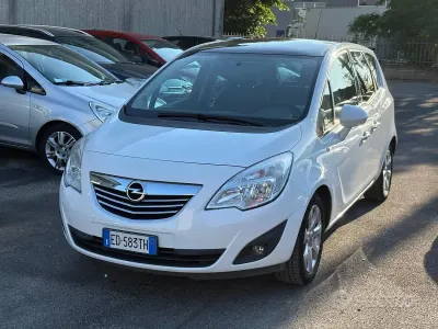 Usata Opel Meriva Cosmo 120 CV (88 kW) 2011 Bianco Monovolume
