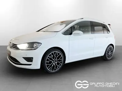 Usata VW Golf Sportsvan Comfortline 110 CV (80 kW) 2015 Bianco Monovolume