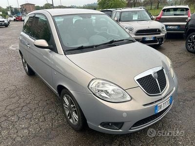 Usata Lancia Ypsilon 60 CV (44 kW) 2009 Grigio Utilitaria