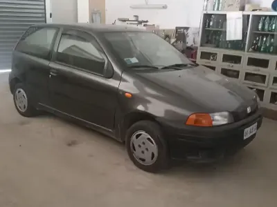Usata Fiat Punto 54 CV (39 kW) 1996 Nero Berlina