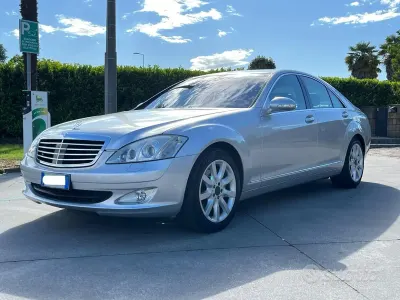 Usata Mercedes S320 235 CV (172 kW) 2007 Grigio Berlina