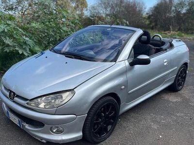 Usata Peugeot 206 109 CV (80 kW) 2005 Grigio Cabrio