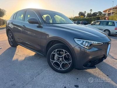 Usata Alfa Romeo Stelvio Super 210 CV (154 kW) 2017 Grigio SUV
