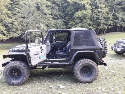 Usata Jeep Wrangler Sport 177 CV (130 kW) 1998 Nero SUV