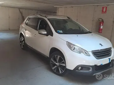 Usata Peugeot 2008 99 CV (72 kW) 2015 Bianco SUV