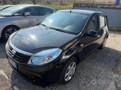 Usata Dacia Sandero Lauréate 75 CV (55 kW) 2009 Nero Berlina