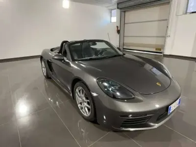 Usata Porsche 718 299 CV (219 kW) 2021 Grigio Cabrio