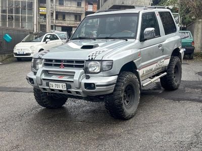 Usata Mitsubishi Pajero Top 125 CV (91 kW) 1999 Grigio SUV