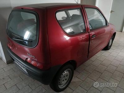 Usata Fiat 600 39 CV (28 kW) 2000 Rosso Utilitaria
