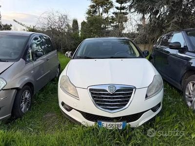 Usata Lancia Delta 120 CV (88 kW) 2011 Bianco Utilitaria